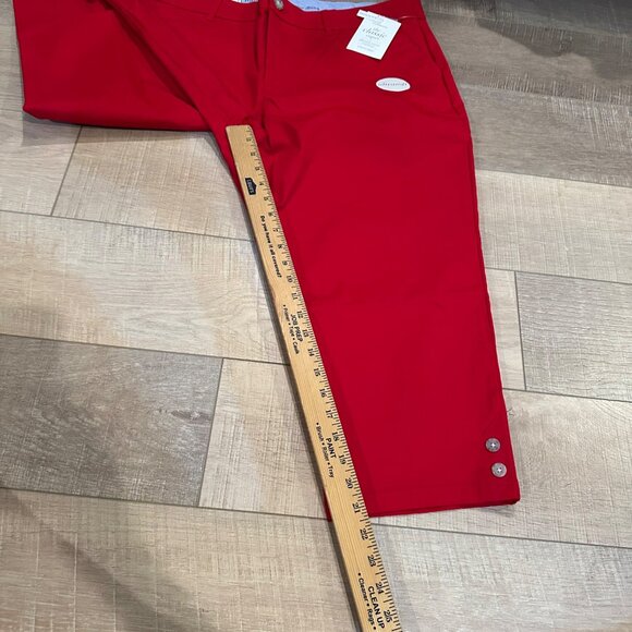 CROFT & BARROW EFFORTLESS RED CROPPED WOMENS PANTS NEW SIZE 18 MID RISE - Picture 3 of 9